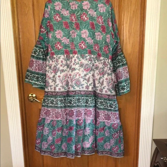 Bella tu XXL Pink and Green Tiered V-Neck Dress Resort Style with Bishop Sleeves - Picture 6 of 12